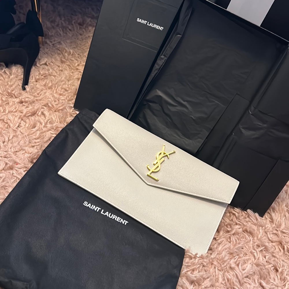 Ysl envelop clutch in off white/ light cream